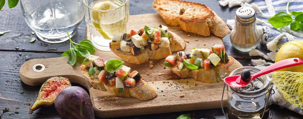 Bruschetta mit Oliven-Mozzarella und Feigen für 4 Personen von lidl-kochen.de