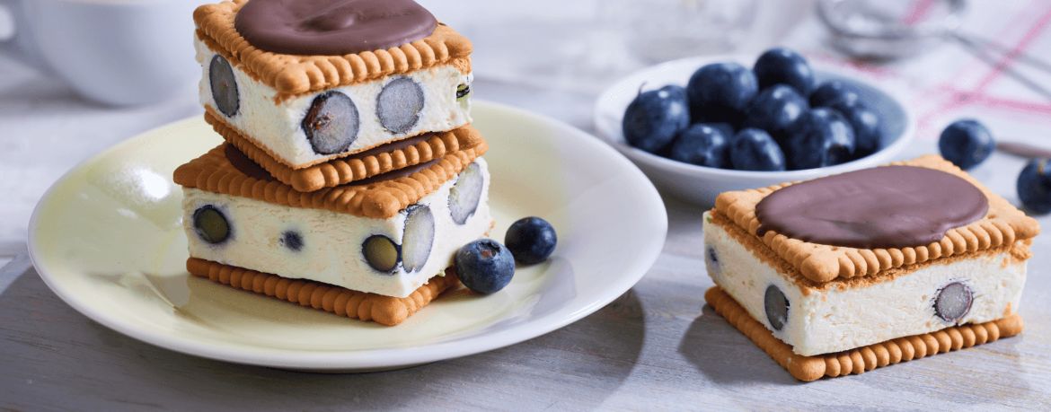 Butterkeks-Eis-Sandwich mit Heidelbeeren für 12 Personen von lidl-kochen.de