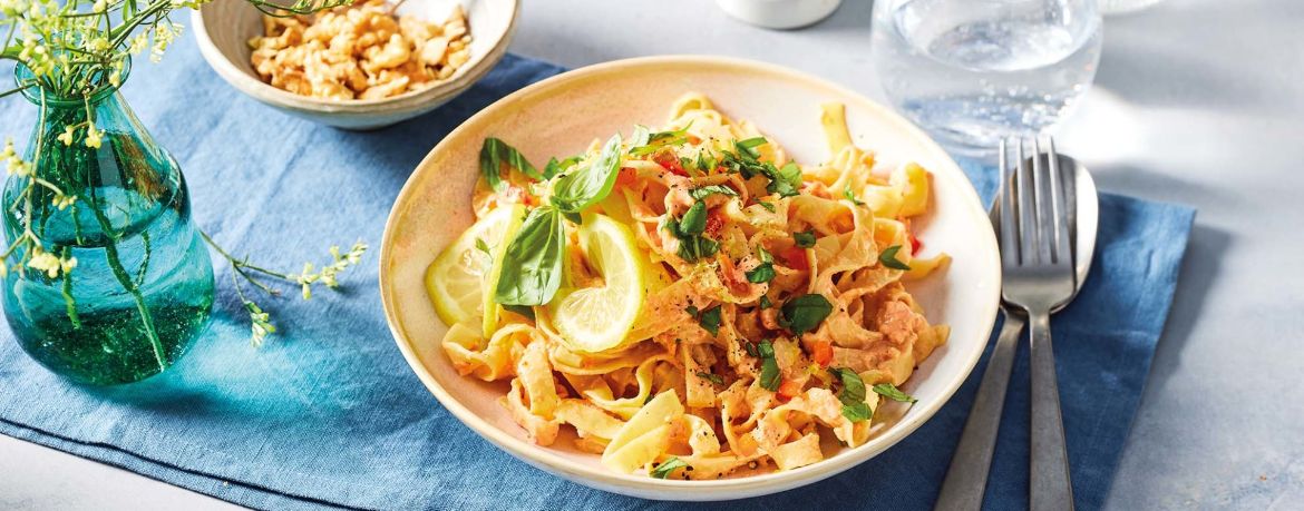 Pasta mit Paprika-Walnuss-Pesto für 4 Personen von lidl-kochen.de
