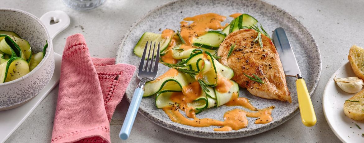 Hähnchen mit Paprikasoße und Zucchini-Gemüse für 4 Personen von lidl-kochen.de