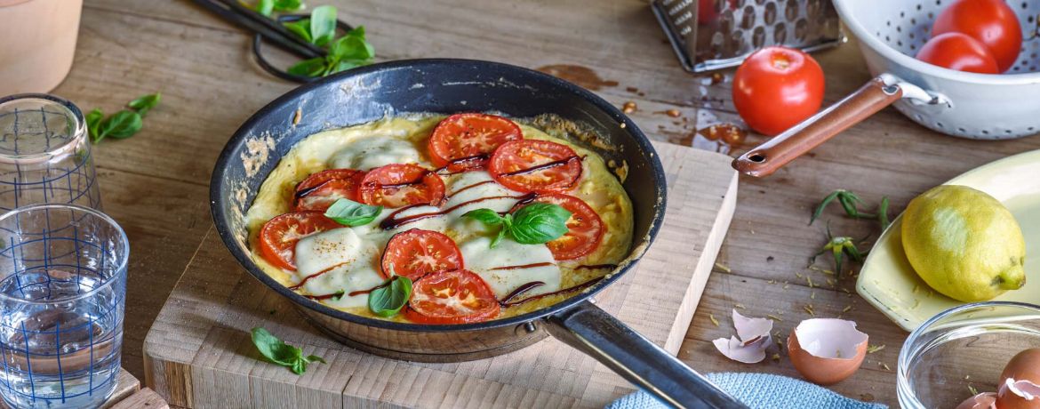 Tomaten-Mozzarella-Omelett aus dem Ofen - Rezept | LIDL Kochen