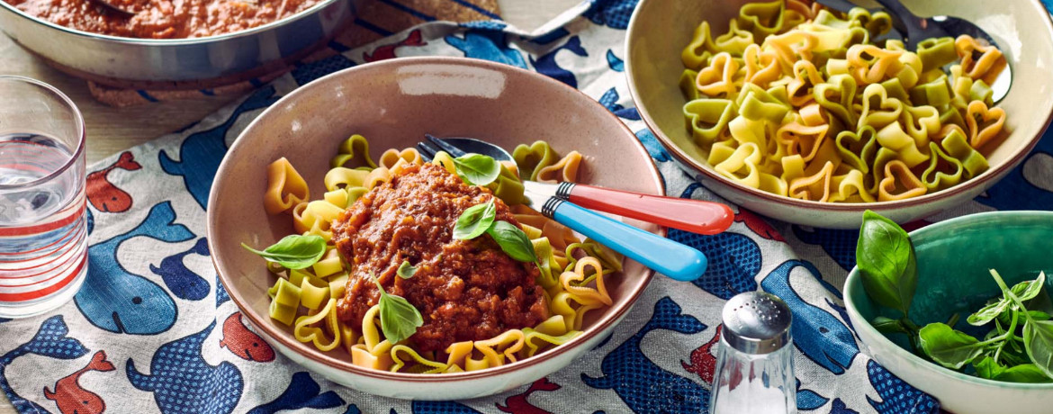 Nudeln mit Tomaten-Gemüse-Sauce für 4 Personen von lidl-kochen.de