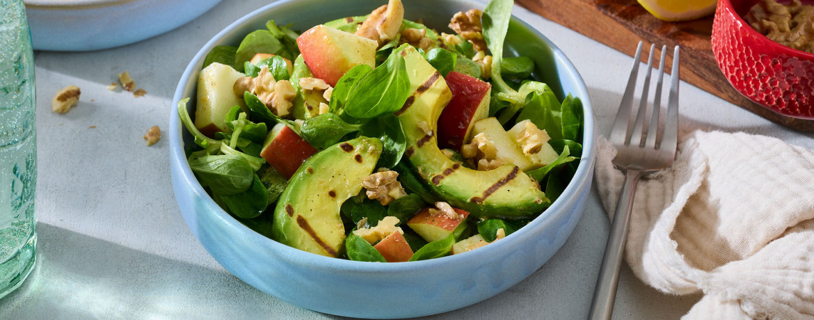 Feldsalat mit gebratener Avocado und Walnüssen für 4 Personen von lidl-kochen.de