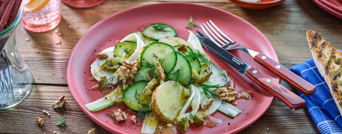 Kartoffelsalat mit Fenchel, Walnuss, Gurke und Gewürzgurke für 6 Personen von lidl-kochen.de