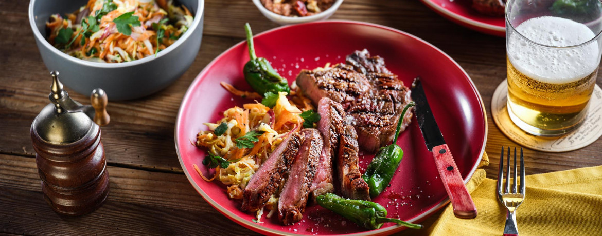 Entrecote mit Grillpaprika, Walnuss-Dip und Cole Slaw für 4 Personen von lidl-kochen.de