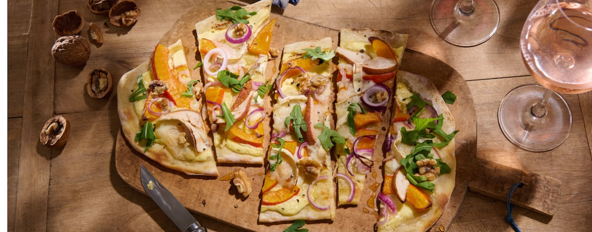 Kürbis-Walnuss-Flammkuchen für 4 Personen von lidl-kochen.de