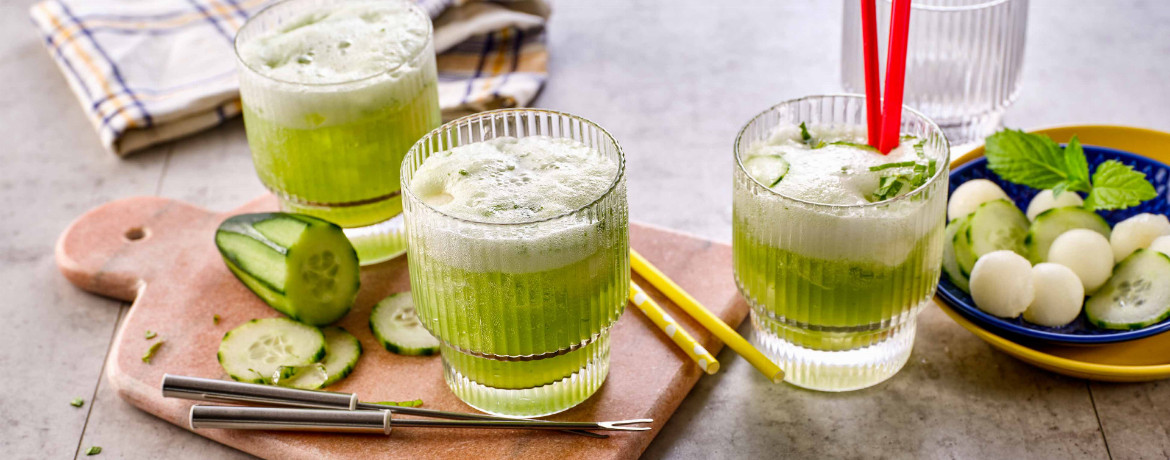 Spritzige Gurken-Melonen-Bowle für 8 Personen von lidl-kochen.de