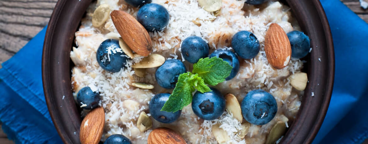 Porridge mit Kokosmilch, Blaubeeren und Nüssen für 4 Personen von lidl-kochen.de
