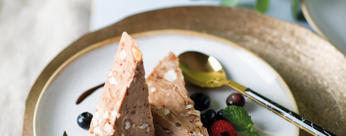 Torrone-Parfait mit Schokosoße - Rezept | LIDL Kochen