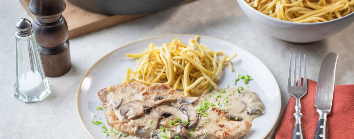Schnitzel mit Rahmpilzsauce &amp; Spätzle - Rezept | LIDL Kochen