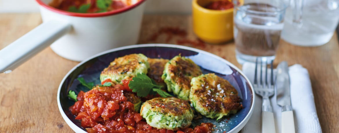 Zucchiniküchlein mit Tomatensauce-image