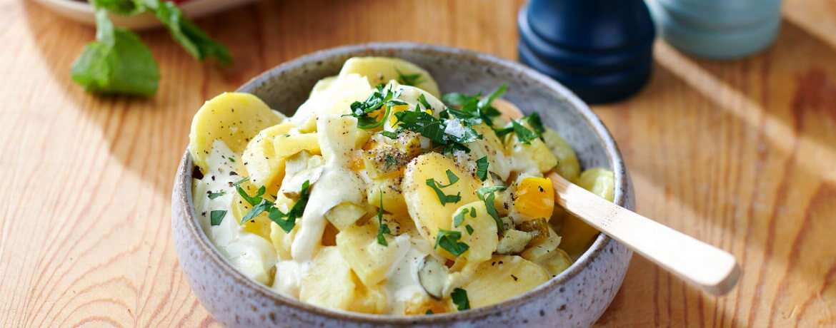 Klassischer Kartoffelsalat mit Mayonnaise