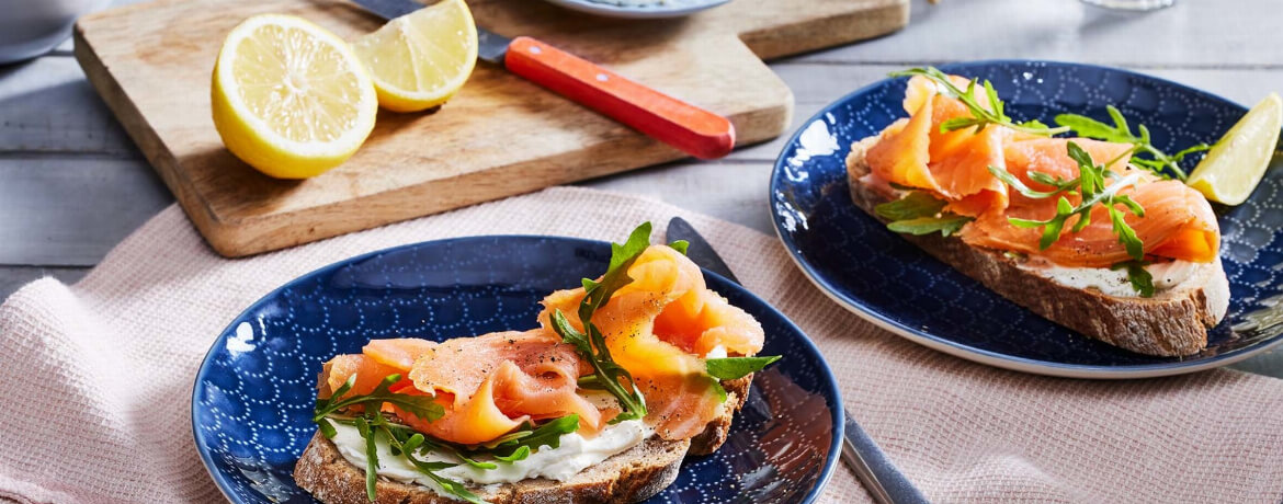 Belegte Brote mit Frischkäse und Lachs für 4 Personen von lidl-kochen.de