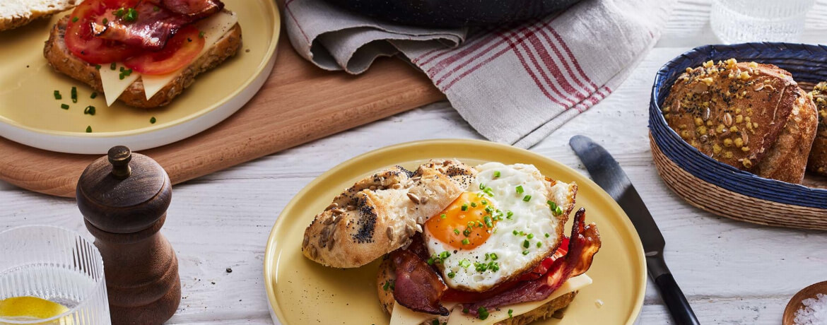 Brötchen mit Spiegelei und Speck - Rezept | LIDL Kochen