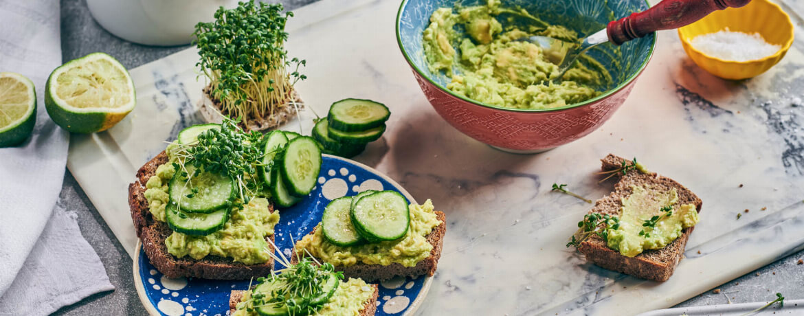 Belegte Brote mit Guacamole und Gurke für 4 Personen von lidl-kochen.de