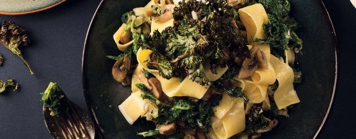 Frische Pappardelle-Nudeln mit Champignons und zweierlei Grünkohl für 4 Personen von lidl-kochen.de