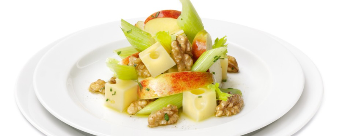 Walnuss-Käse-Salat mit Äpfeln für 4 Personen von lidl-kochen.de