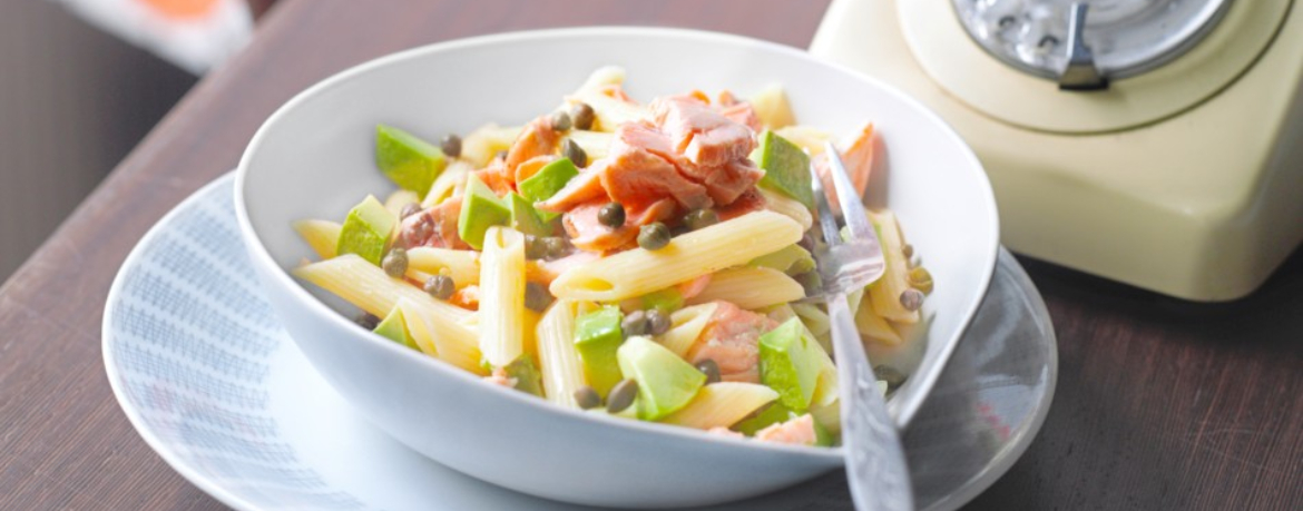 Penne mit Lachs und Avocado für 4 Personen von lidl-kochen.de