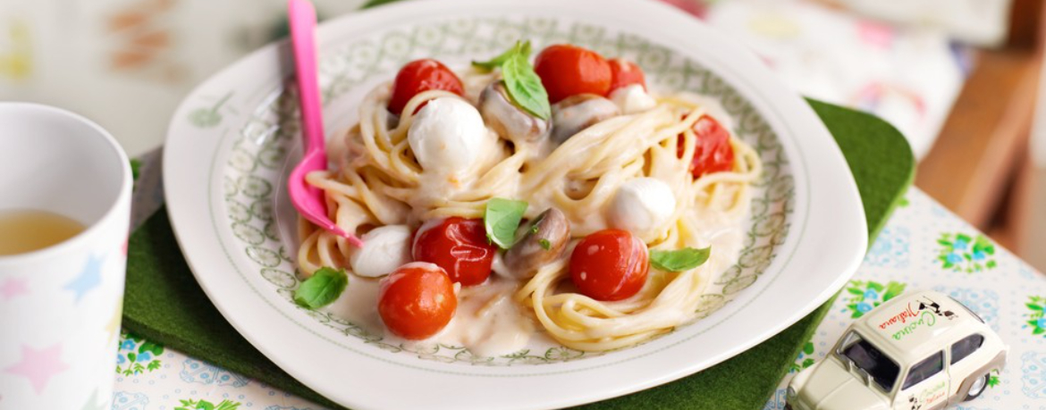 Fußball alla Italia (Spaghetti mit kugeliger Soße aus Tomaten und Mozzarella) für 4 Personen von lidl-kochen.de