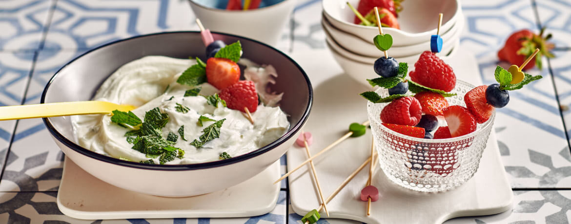 Beerenspieße mit Minzquark für 4 Personen von lidl-kochen.de