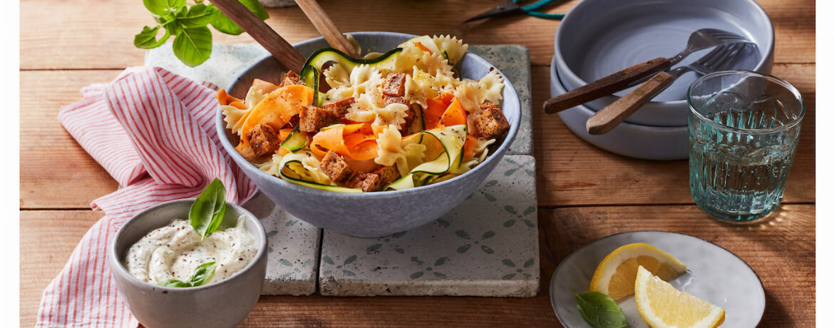 Farfalle-Salat mit Gemüsestreifen für 4 Personen von lidl-kochen.de