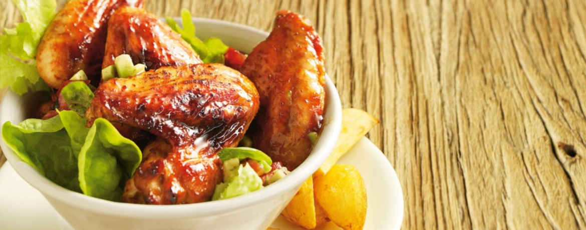 Chicken Wings mit Avocado, Tomaten und roten Zwiebeln für 4 Personen von lidl-kochen.de