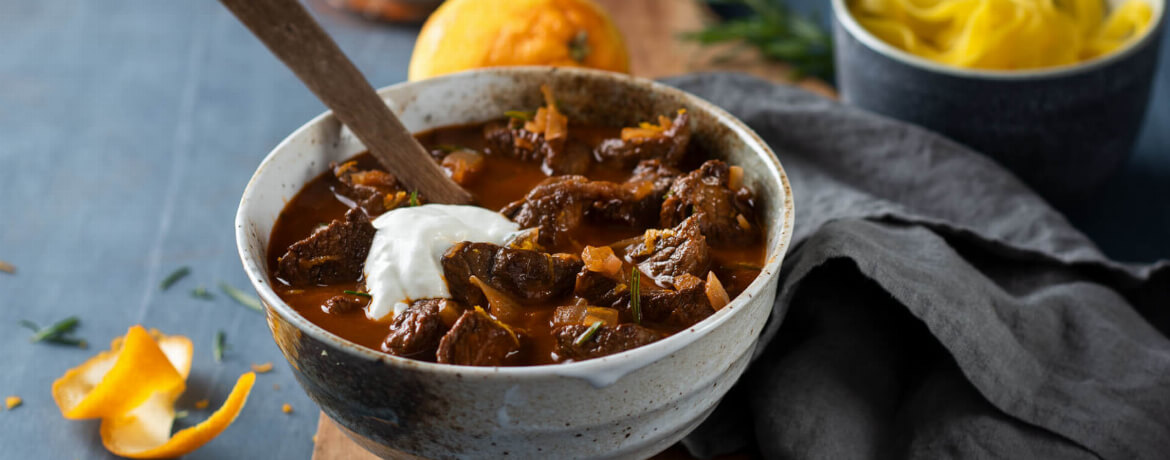 Rindergulasch mit frischem Rosmarin und Tagliatelle für 4 Personen von lidl-kochen.de