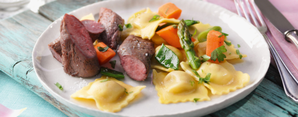 Lammfilets mit Ravioli und jungem Gemüse für 4 Personen von lidl-kochen.de