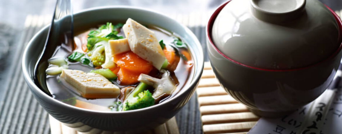 Asiatische Suppe mit Gemüse und Tofu für 4 Personen von lidl-kochen.de