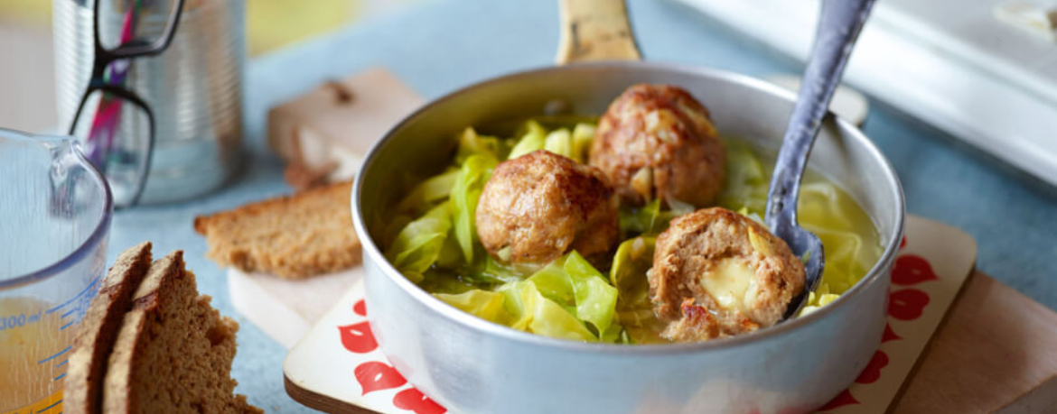 Käsefrikadellen mit Apfel-Kohl-Gemüse für 4 Personen von lidl-kochen.de