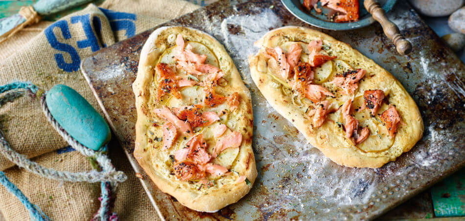 Flammkuchen mit Apfel und Lachs für 9 Personen von lidl-kochen.de