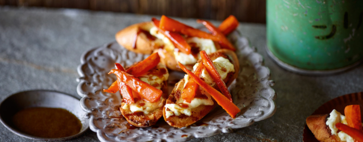 Ziegenkäse-Crostini mit karamellisierten Karotten für 4 Personen von lidl-kochen.de