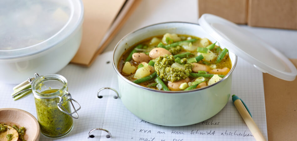 [Schnell &amp; einfach] Kartoffel-Bohnen-Suppe mit Mandelpesto | LIDL Kochen