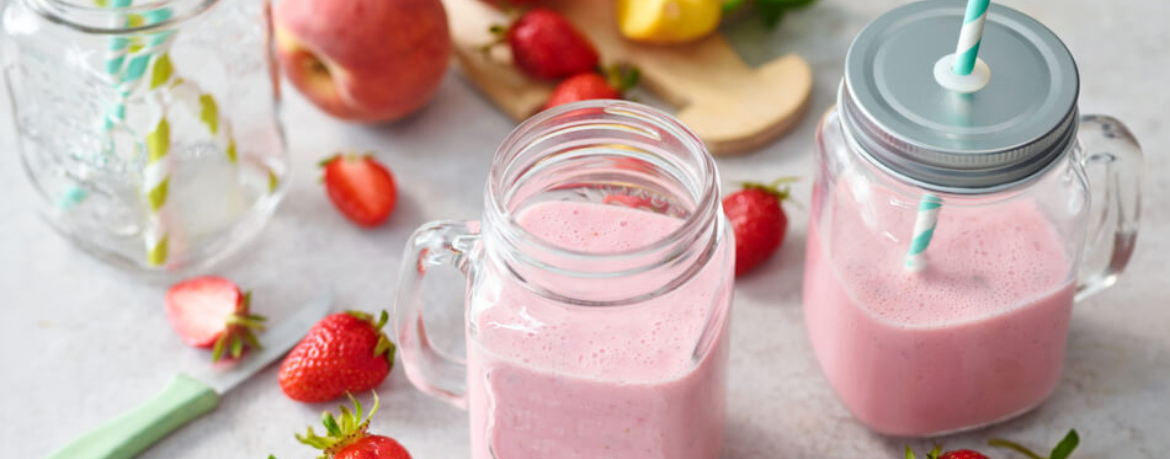 Smoothie aus Buttermilch mit Erdbeeren und Pfirsich für 4 Personen von lidl-kochen.de