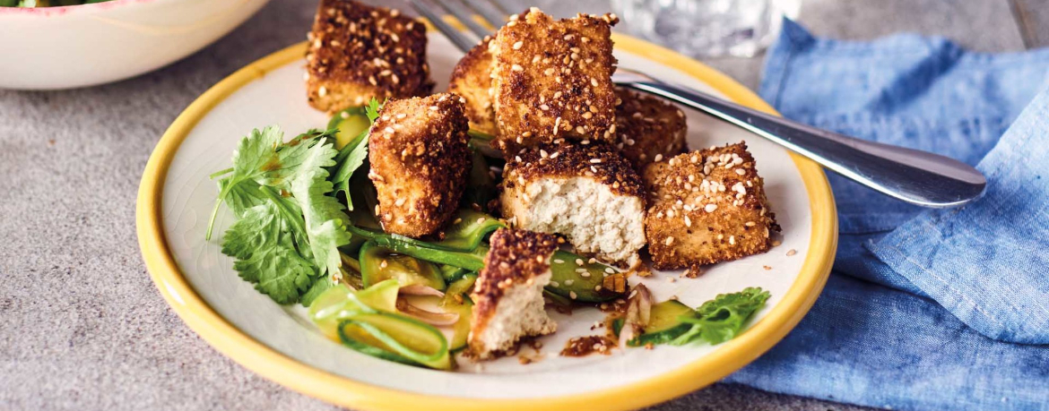 Sesam-Knusper-Tofu mit asiatischem Gurkensalat für 4 Personen von lidl-kochen.de