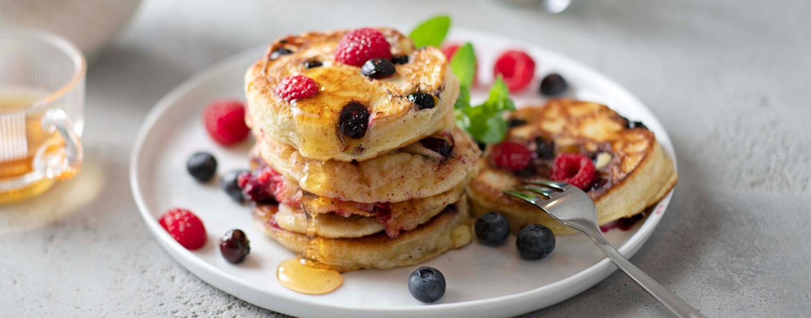 Pancakes mit Heidelbeeren und Himbeeren - Rezept | LIDL Kochen
