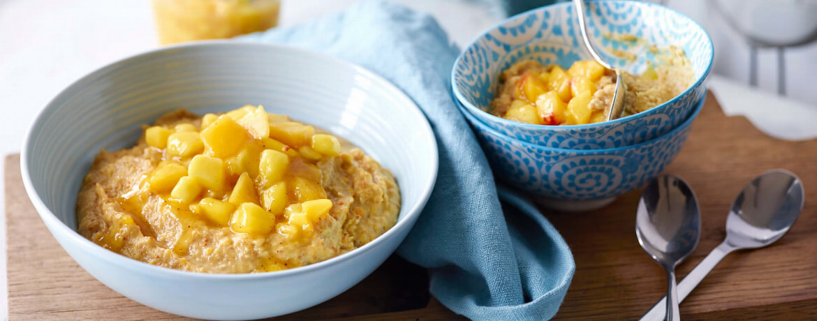 Frucht-Mandel-Porridge mit Pfirsich-Mango-Grütze für 4 Personen von lidl-kochen.de