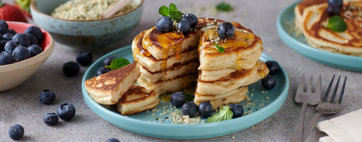 Bananen-Pancake mit Hanfsamen und Heidelbeeren für 4 Personen von lidl-kochen.de