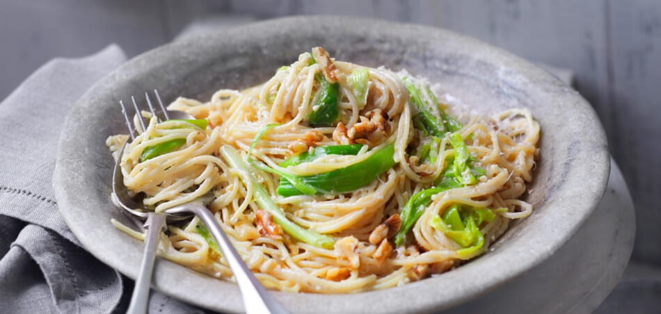 [Schnell &amp; einfach] Nudeln mit Porree und Walnusspesto | LIDL Kochen