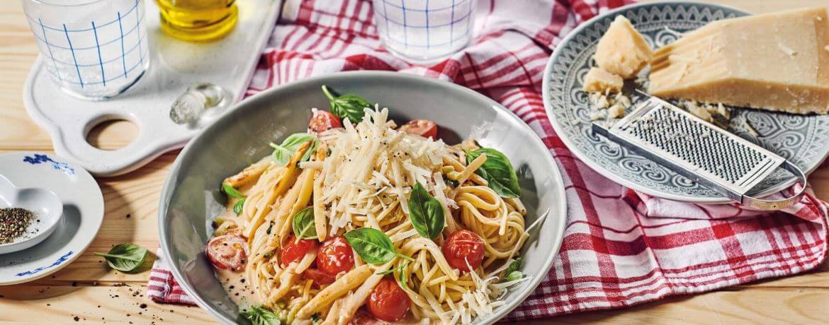 Spaghetti in Spargel-Rahmsoße mit Cherry-Tomaten