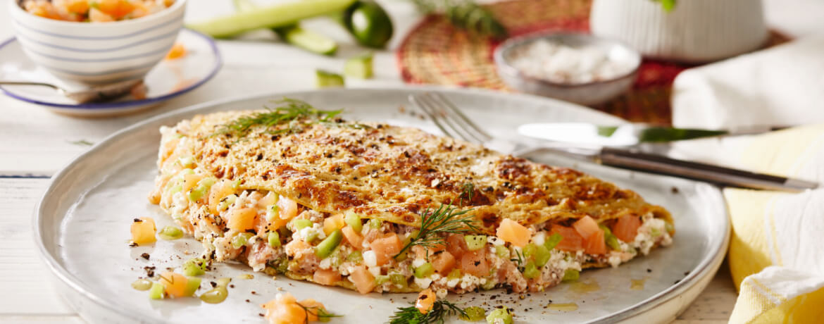 Gefüllte Kräuter Omeletts mit Lachs und Hüttenkäse