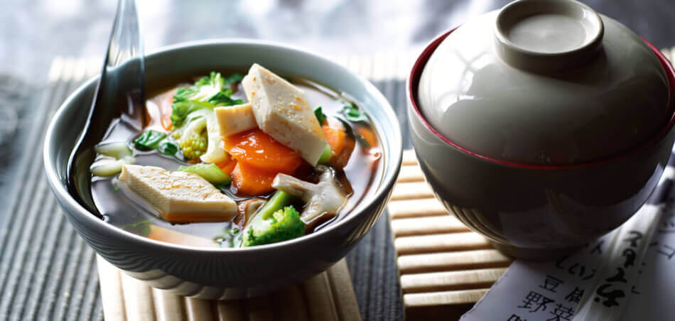 Asiatische Suppe mit Gemüse und Tofu - Rezept | LIDL Kochen