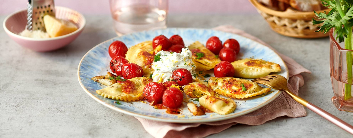 Gebratene Pasta mit Tomaten und Dill-Creme für 4 Personen von lidl-kochen.de