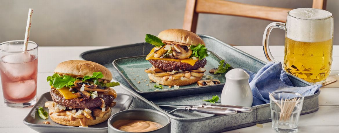 Rezept für Barbecue-Cheeseburger mit Pilzen » Über 766x nachgekocht » 45min Zubereitung » 14 Zutaten » 600 kcal/Portion 