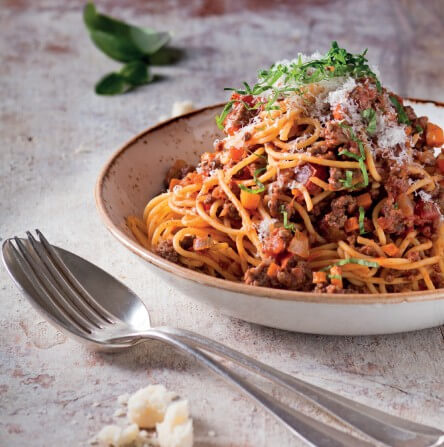 Spaghetti Bolognese mit Basilikum und Parmesan für 4 Personen von lidl-kochen.de