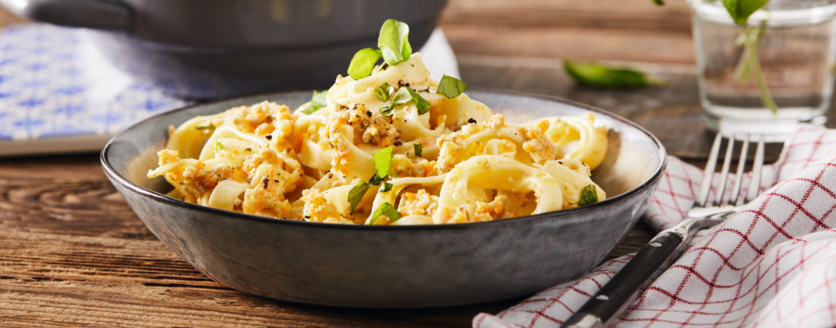 Weiße Bolognese mit Bandnudeln für 4 Personen von lidl-kochen.de