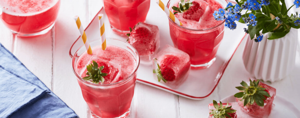Erdbeer-Limonade mit Rhabarber