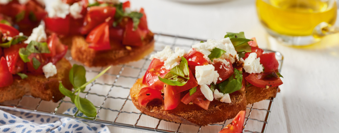 Bruschetta mit Tomaten und Feta für 4 Personen von lidl-kochen.de