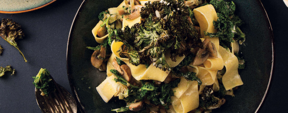 Frische Pappardelle-Nudeln mit Champignons und zweierlei Grünkohl-image