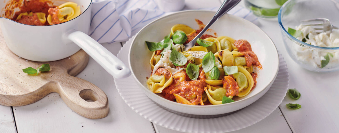 Tortelloni mit einfacher Paprikasoße für 4 Personen von lidl-kochen.de